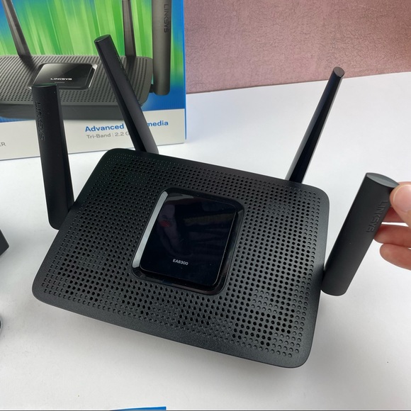 Linksys Black AC2200 MU-MIMO Tri-Band Router New With Box - Picture 4 of 7